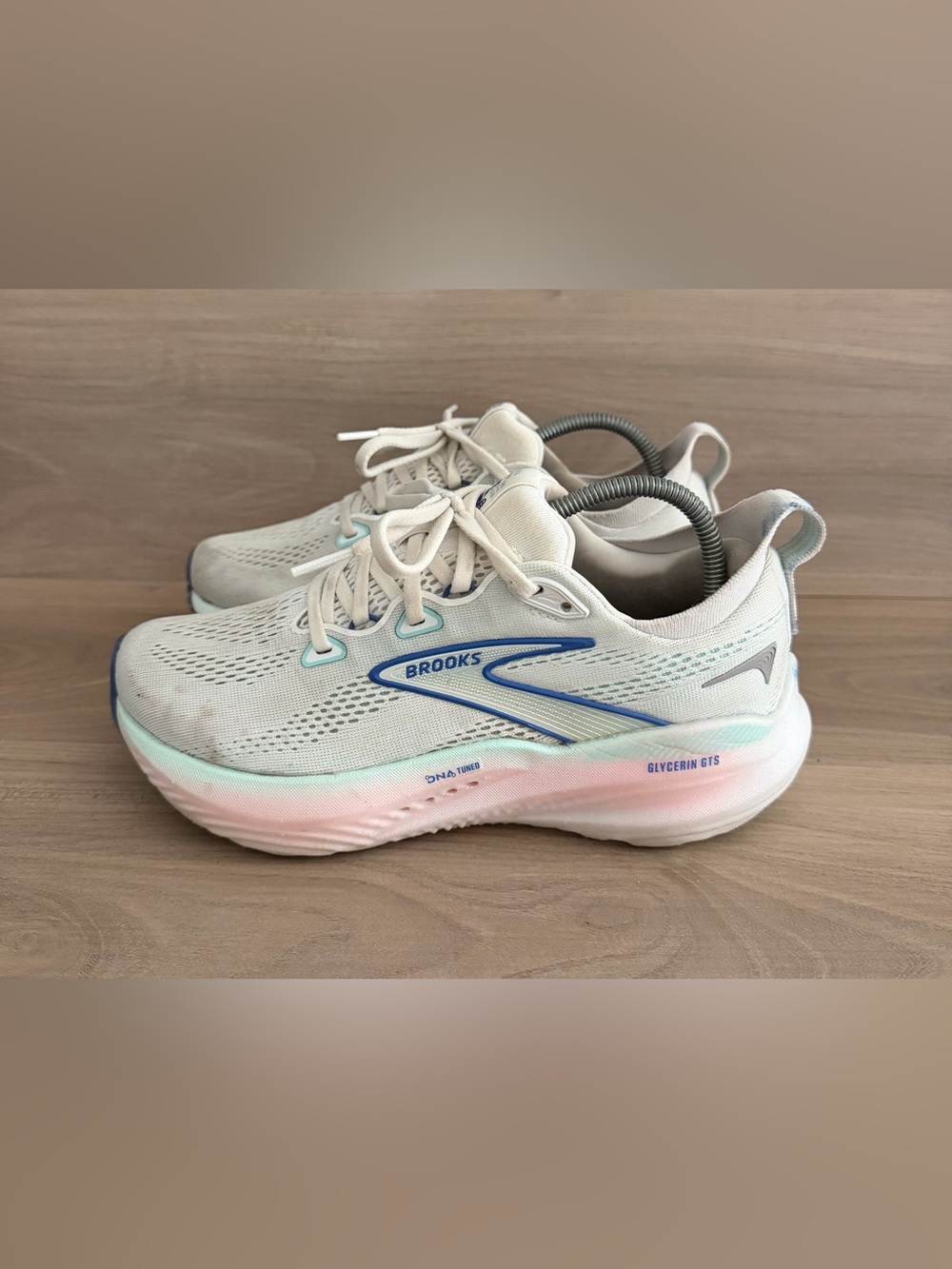 Brooks Glycerin 22 Womens 6.5 Wide White Blue Pink Walking Running Shoes Sneaker